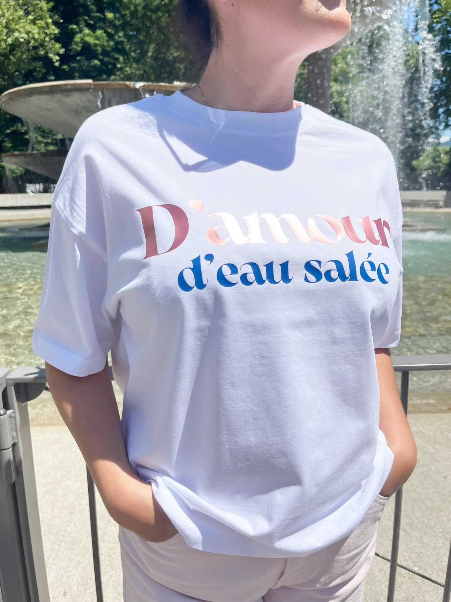 Camiseta unisex de algodón corte boxy color blanca con mensaje positivo – Hilma studio