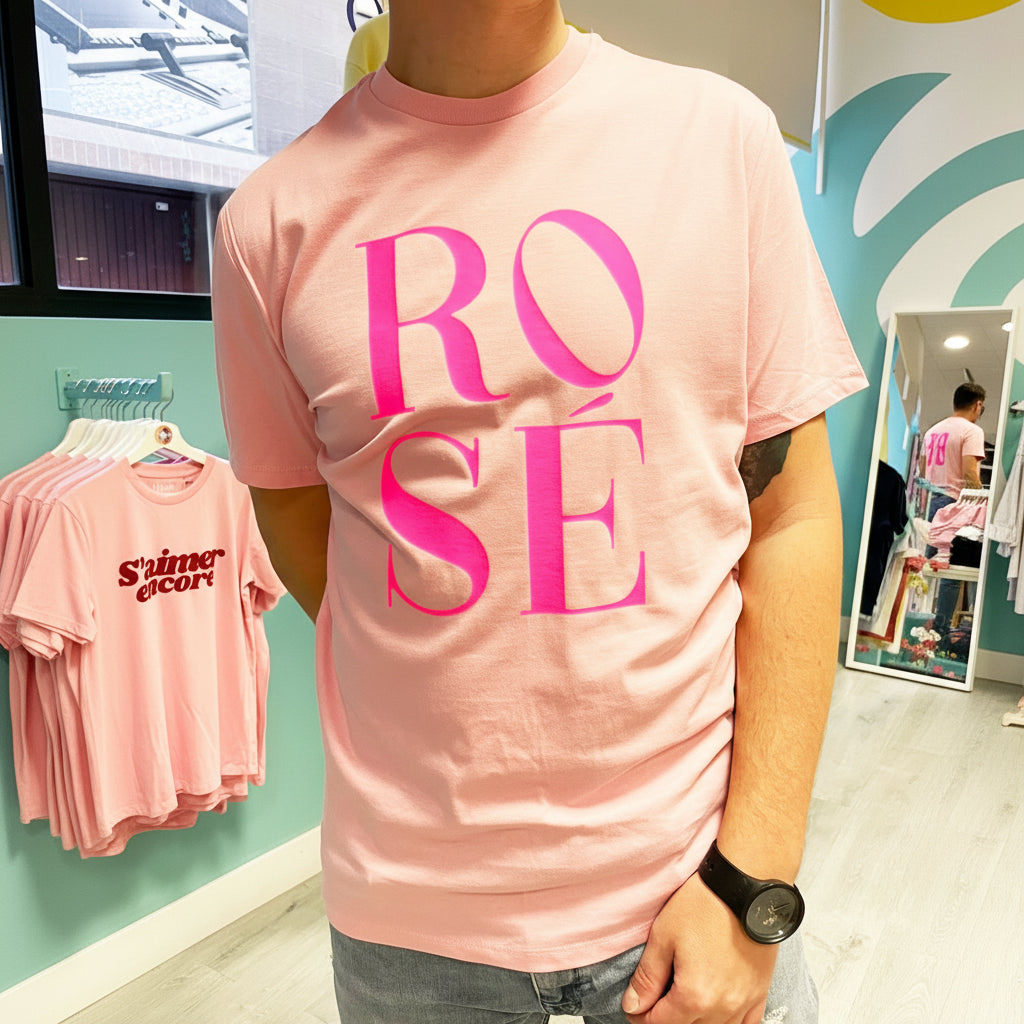 Camiseta unisex rosa de algodón orgánico con mensaje Rosé en rosa flúor Hilma Studio