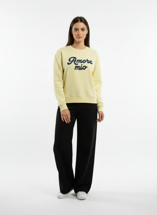 Sudadera corta boxy corta de algodón orgánico con diseño moderno y mensaje positivo – Hilma Studio