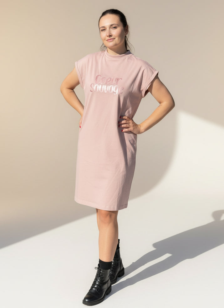 Vestido cuello tortuga Coeur sauvage color pink con mensaje positivo – Hilma studio