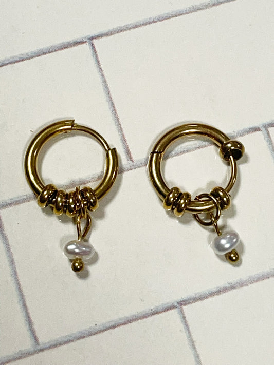 Aros de acero inoxidable con diseño moderno – Hipoalergénicos y resistentes al agua #1 -Hilma Studio-