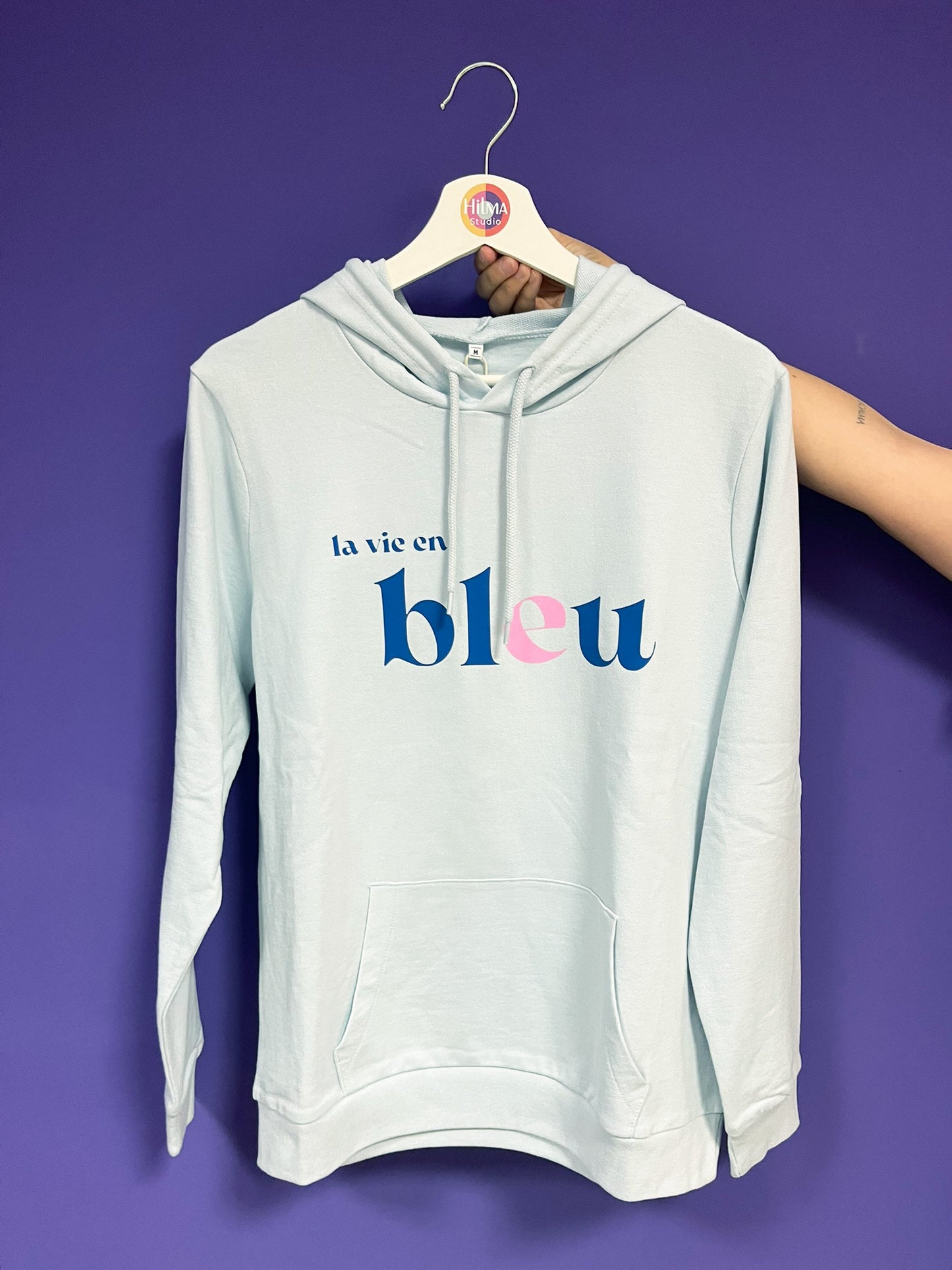 Sudadera con capucha (Outlet) "La vie en bleu" -Hilma Studio-