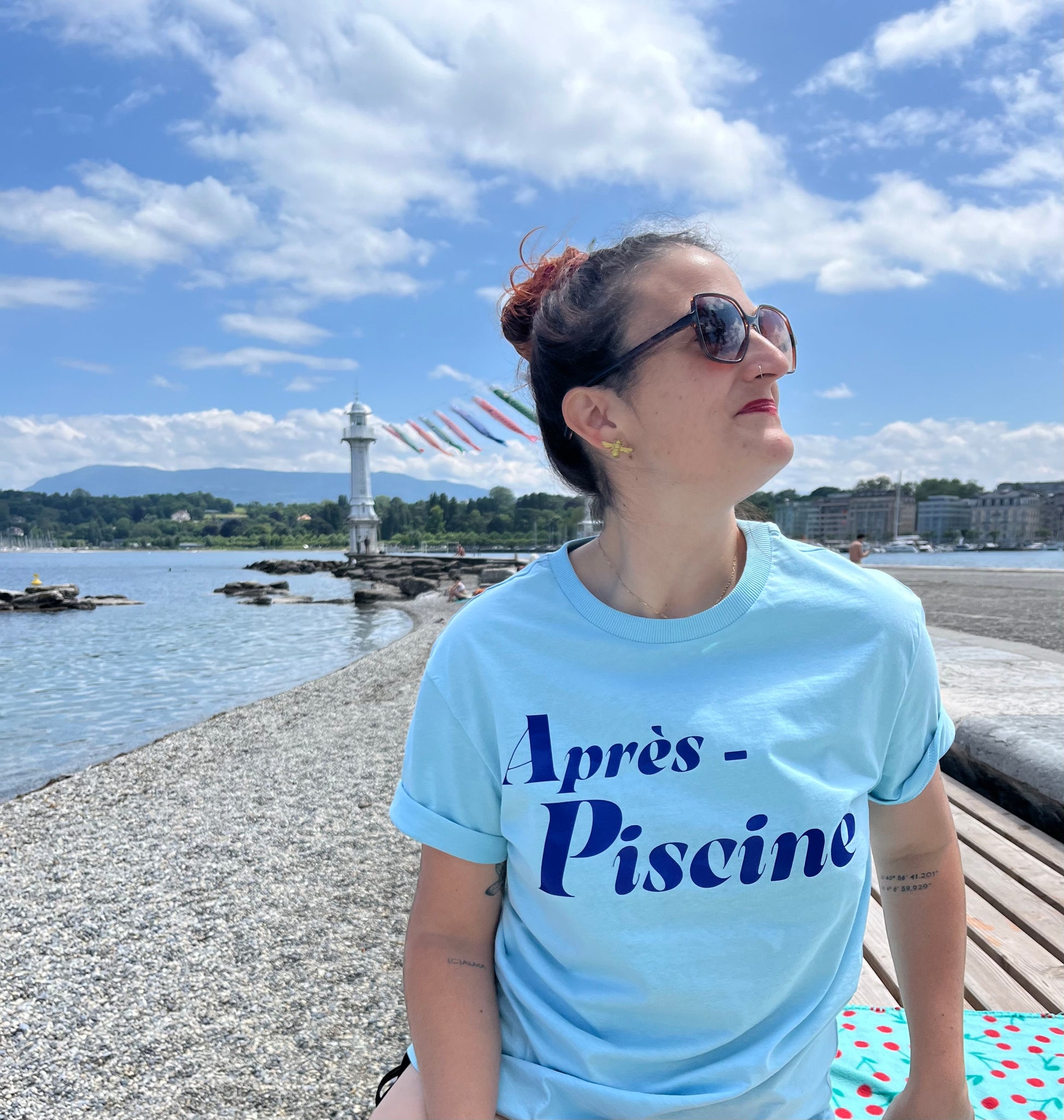 Camiseta unisex de algodón corte unisex color azul con mensaje positivo – Hilma studio