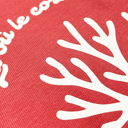 Detalle camiseta folk pink de algodón con impresión en blanco Hilma Studio