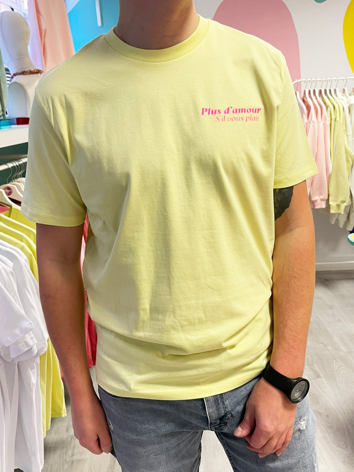 Camiseta unisex de algodón corte unisex color amarilla con mensaje positivo – Hilma studio