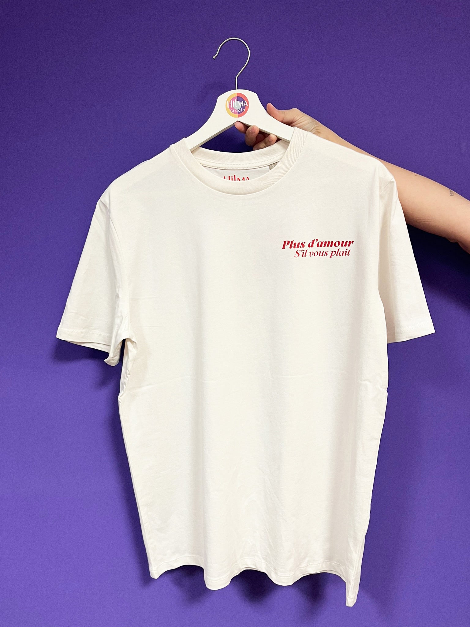 Camiseta unisex de algodón corte unisex color crema con mensaje positivo – Hilma studio