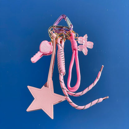 Accesorio charm para bolso con colgantes decorativos hecho a mano Studio Hilma