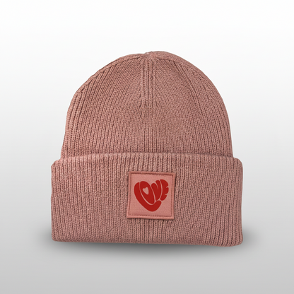 Gorro de poliéster reciclado rosa con mensaje Love en terciopelo rojo Studio Hilma