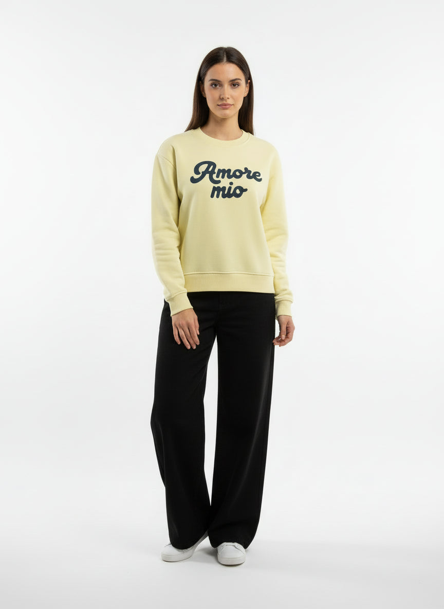 Sudadera corta boxy corta de algodón orgánico con diseño moderno y mensaje positivo – Hilma Studio