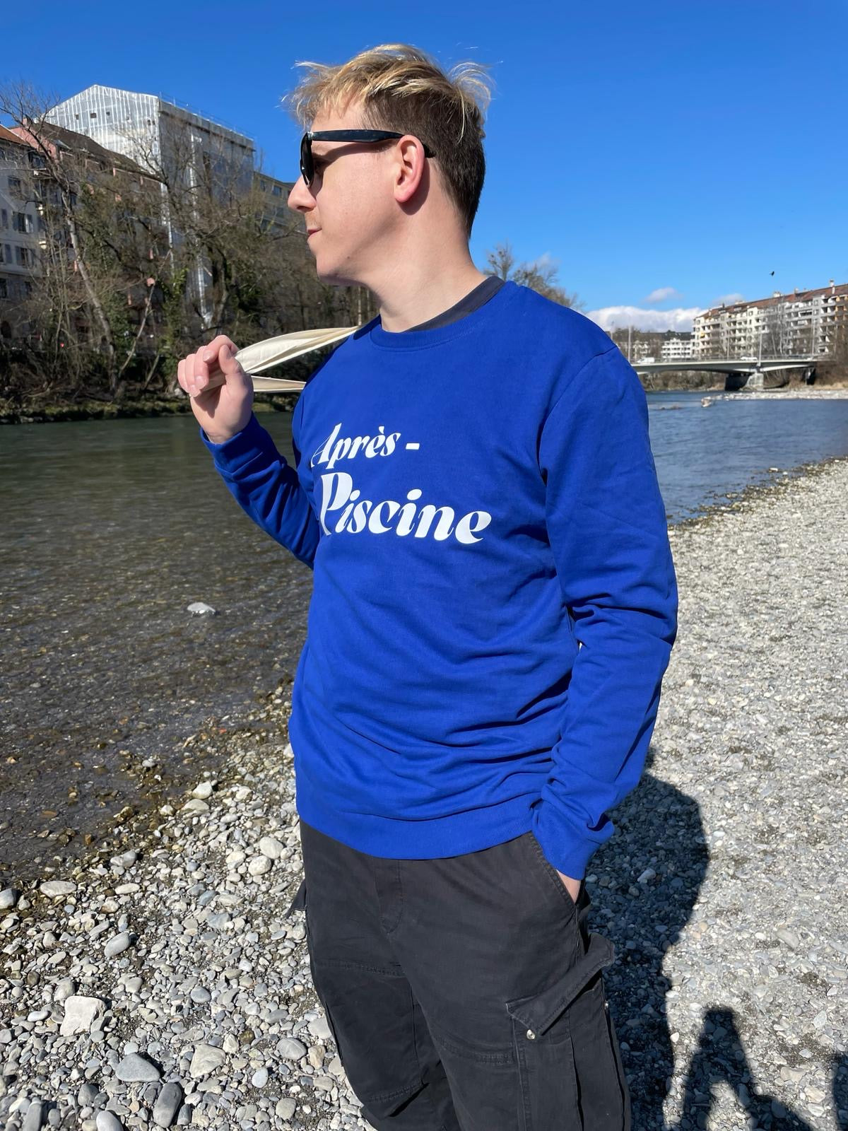 Sudadera unisex de algodón orgánico con diseño moderno y mensaje positivo – Hilma Studio