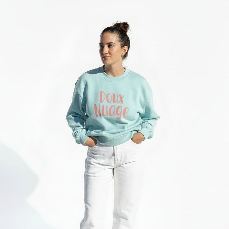 Sudadera azul cielo de algodón con mensaje Doux nuage en terciopelo rosa Hilma Studio