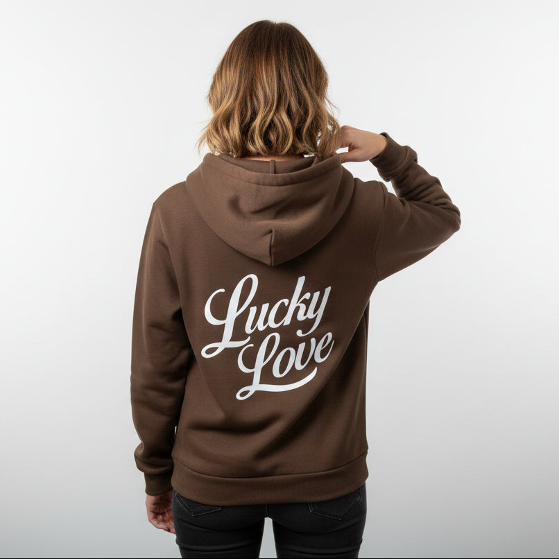 Sudadera marron chocolate con capucha de algodón con mensaje Lucky love y dibujo de herradura en terciopelo blanco Hilma Studio