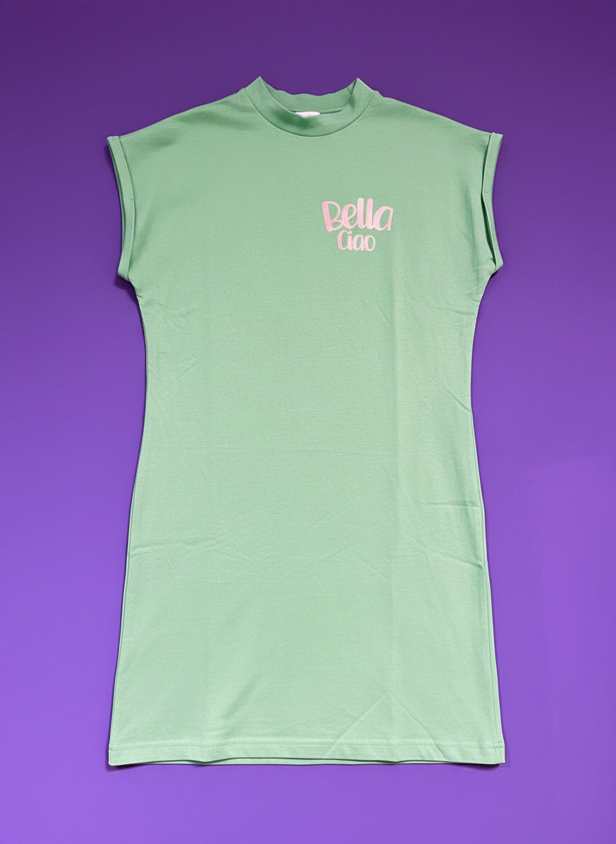 Vestido cuello tortuga bella ciao color verde con mensaje positivo – Hilma studio