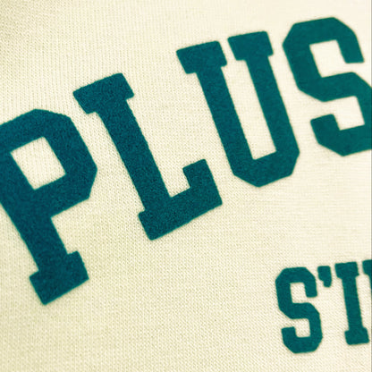 Detalle sudadera crema de algodón con impresión en terciopelo verde-azulado Hilma Studio